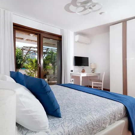 Spaziosa In Con Terrazzino Privato Guest house